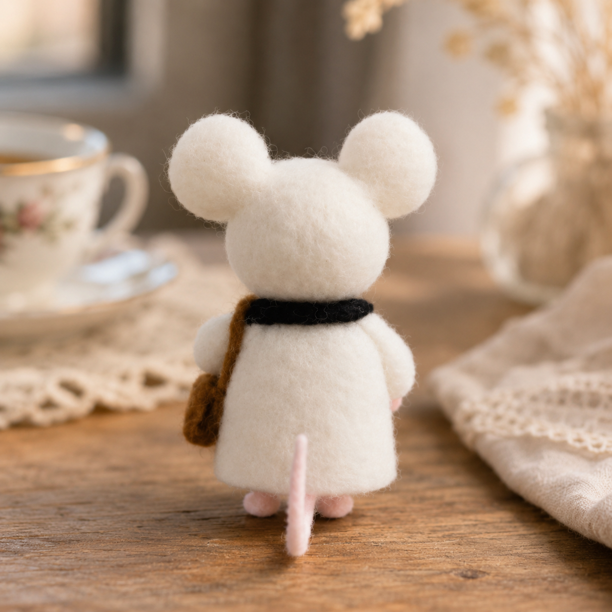 Felted School Mouse Figurine – The Little Scholar